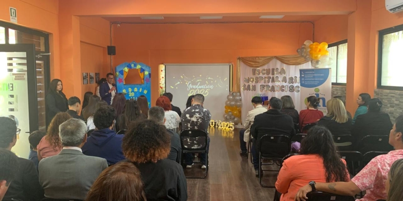 Escuela Hospitalaria del Hospital San Francisco de Llay-Llay, realiza graduación de alumnos correspondiente al año 2025